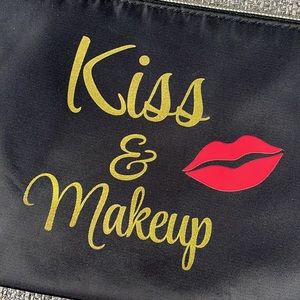 Kiss & Makeup 💋 Cosmetics Bag